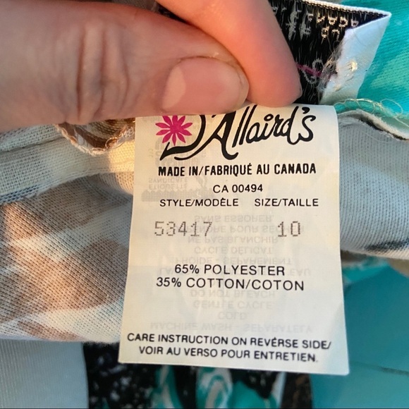 Vintage  D’allairds Hawaiian‎ dress - Picture 8 of 9